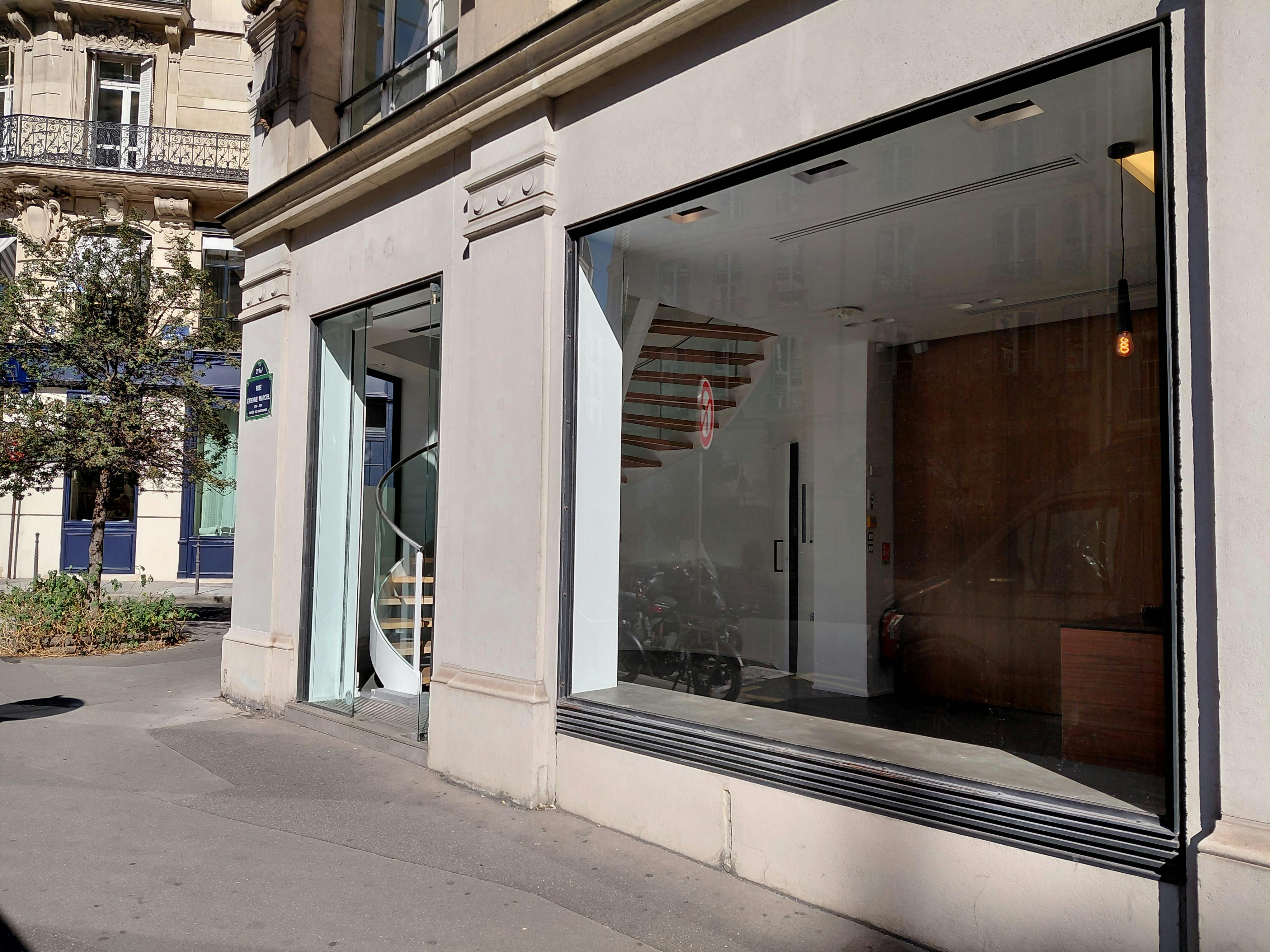 Corner Boutique on Rue Étienne Marcel and Rue du Louvre