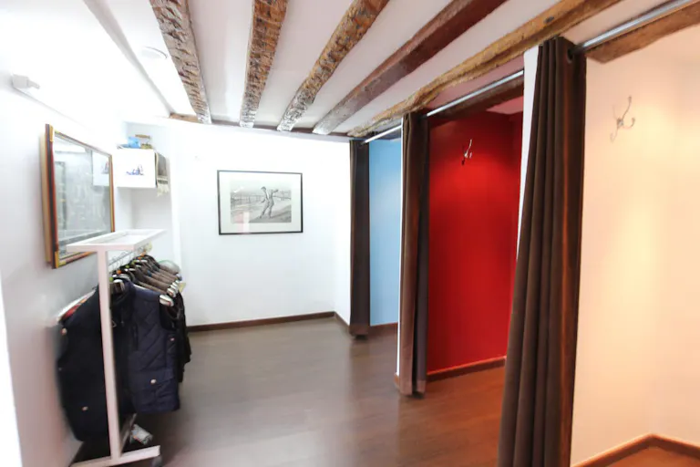 Le Marais Pop-Up Boutique - Image 2