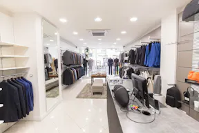 Immaculate Shop in Le Marais - Image 0