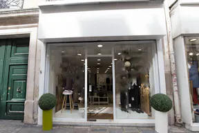 Immaculate Shop in Le Marais - Image 6