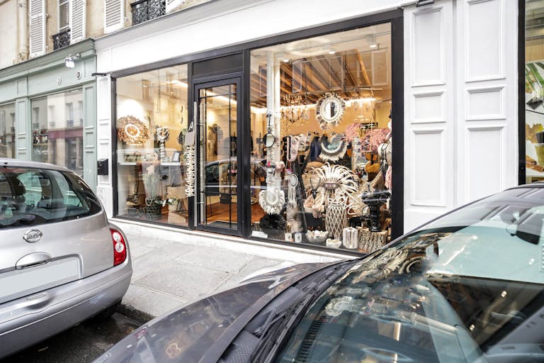 Bright Le Marais Boutique - Shared Space - Image 0