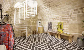 Bright Le Marais Boutique - Shared Space - Image 2