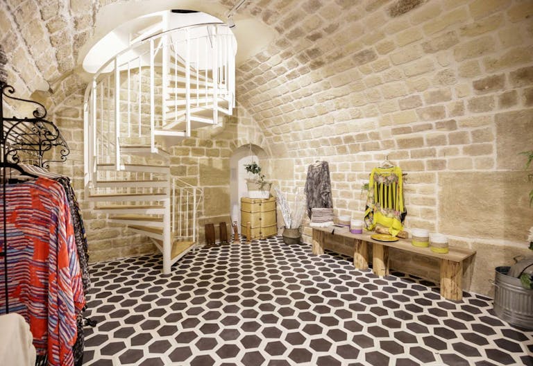 Bright Le Marais Boutique - Shared Space - Image 2