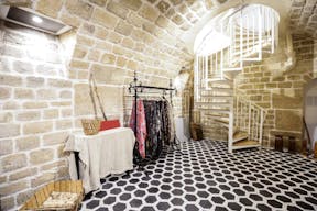 Bright Le Marais Boutique - Shared Space - Image 3