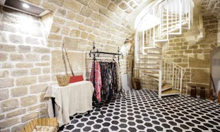 Bright Le Marais Boutique - Shared Space - Image 3
