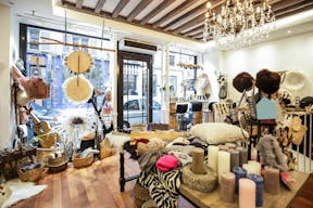 Bright Le Marais Boutique - Shared Space - Image 9