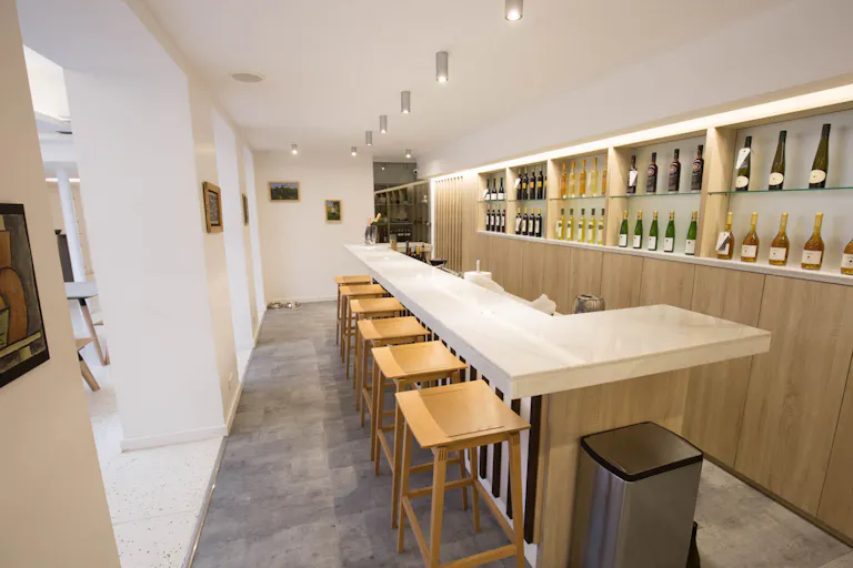 Showroom in Le Marais - Image 2