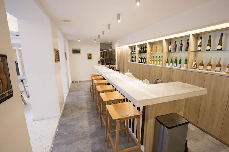 Showroom in Le Marais - Image 2