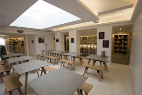 Showroom in Le Marais - Image 3
