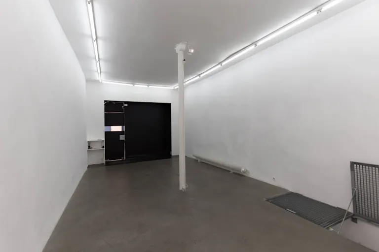 Showroom Close to République - Image 3