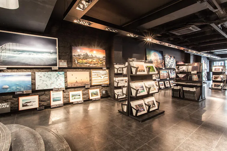 Conceptual Gallery in Beaubourg - Image 2
