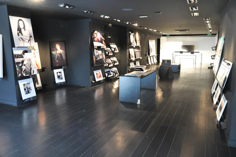 Conceptual Gallery in Beaubourg - Image 3