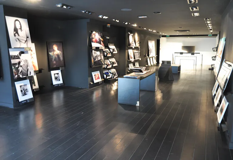 Conceptual Gallery in Beaubourg - Image 3