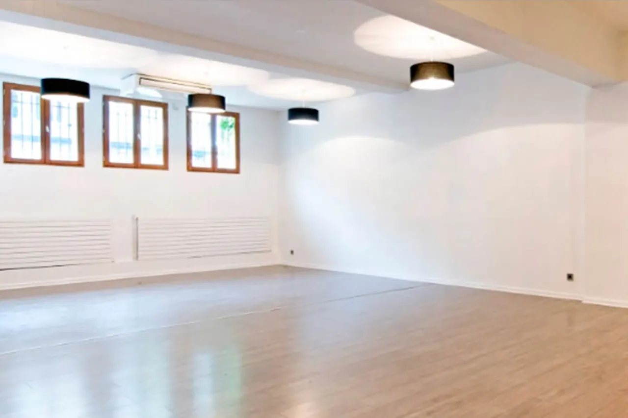 Unique Space in Nation neighborhood - Image 1