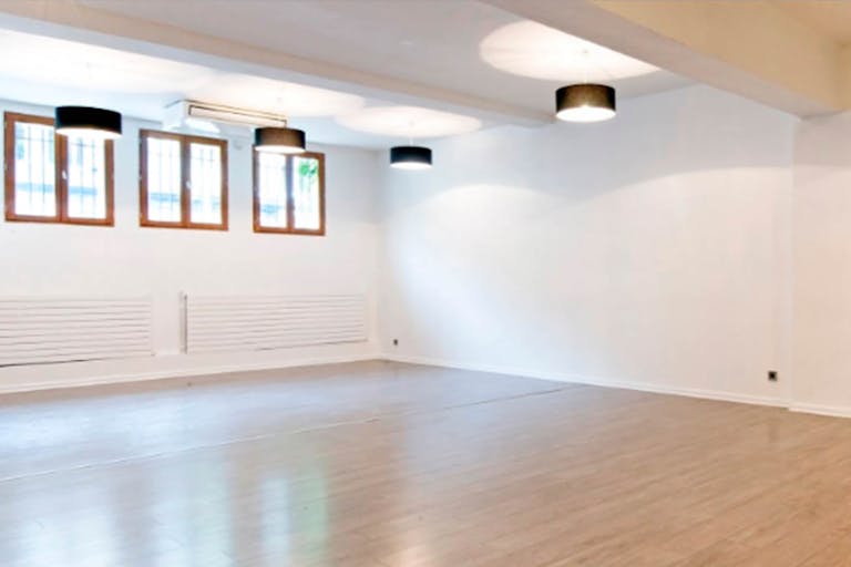 Unique Space in Nation neighborhood - Image 1