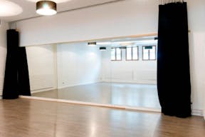 Unique Space in Nation neighborhood - Image 2