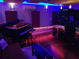 A stunning recording studio!!! - Image 6