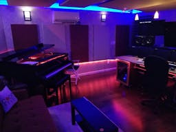 A stunning recording studio!!! - Image 6