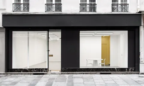 Bright and large boutique in le Haut-Marais - Image 0