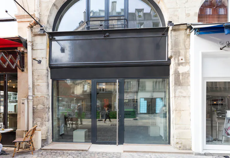 Small Boutique Chic in the heart of Paris - Image 0