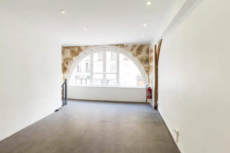 Small Boutique Chic in the heart of Paris - Image 4