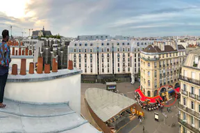 Small Boutique Chic in the heart of Paris - Image 8