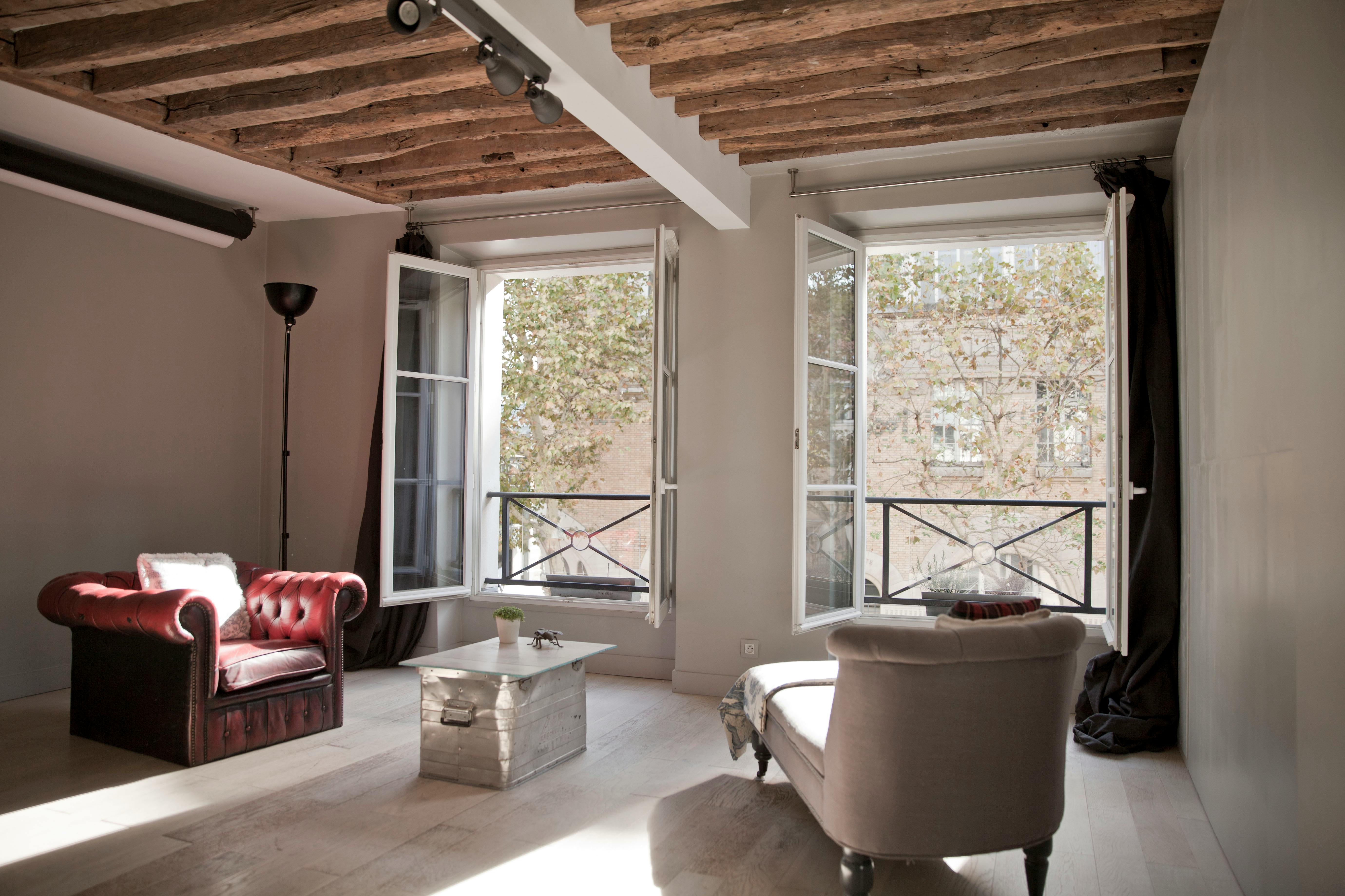 Atypical Studio Showroom and Shooting Space in Haut Marais
