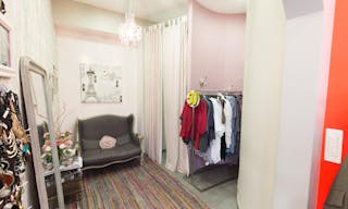 Beautiful Boutique in Palais-Royal - Image 2