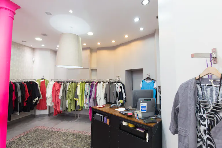 Beautiful Boutique in Palais-Royal - Image 3