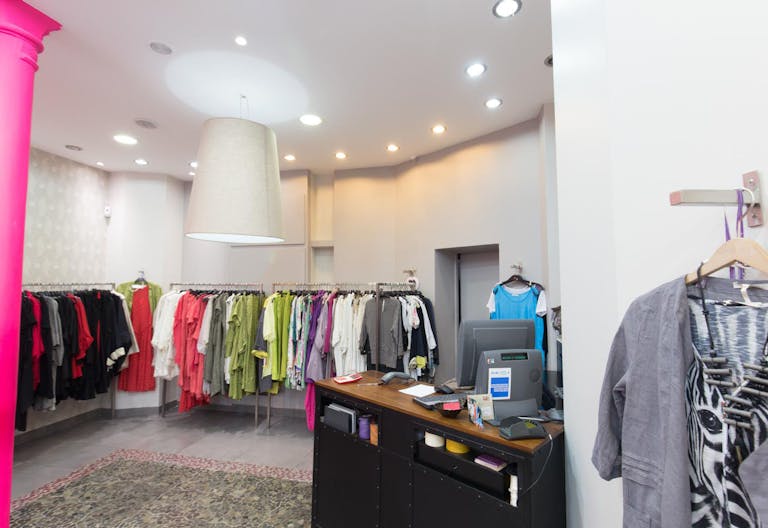 Beautiful Boutique in Palais-Royal - Image 3