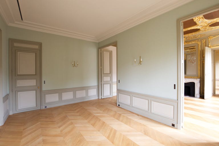 Luxury Showroom in Saint-Germain - Image 3