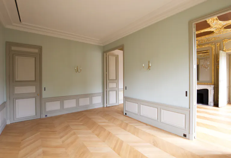 Luxury Showroom in Saint-Germain - Image 3