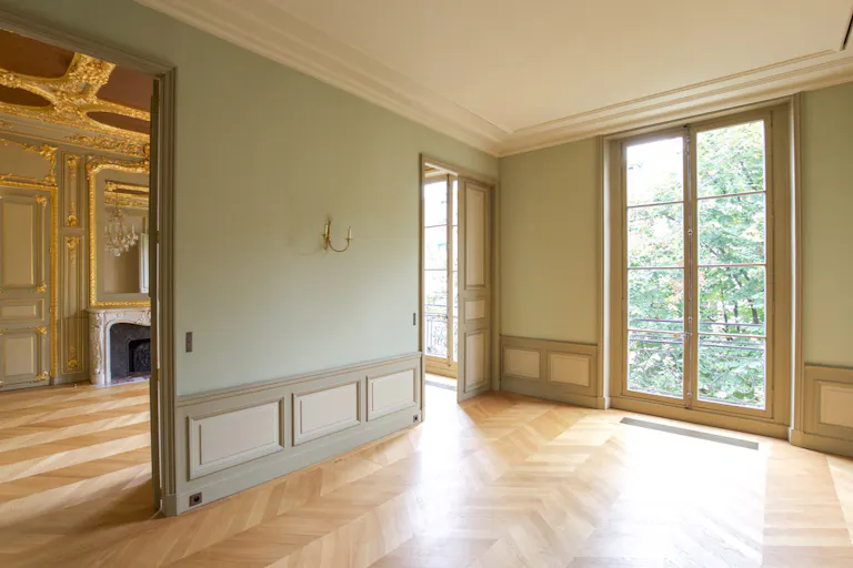 Luxury Showroom in Saint-Germain - Image 4