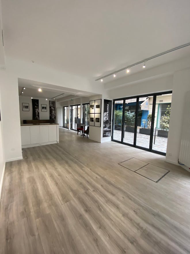 Shop Paris - Image 1