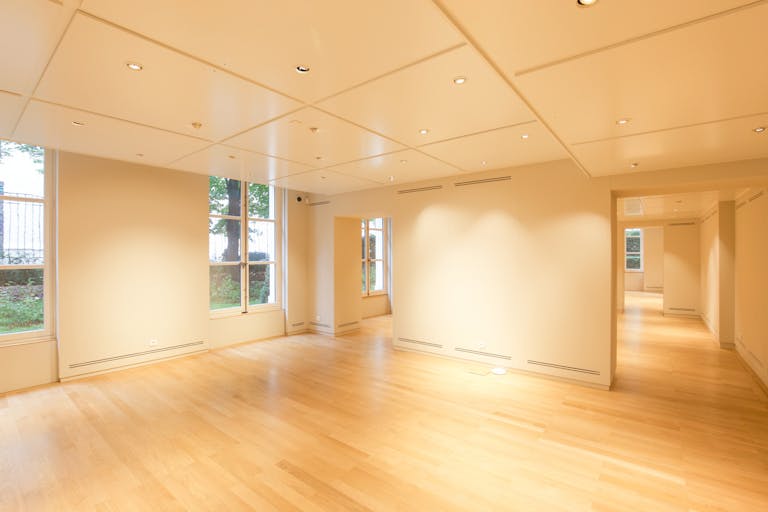 Luxury Gallery in Saint-Germain - Image 0