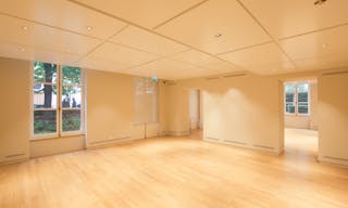 Luxury Gallery in Saint-Germain - Image 1