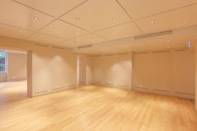 Luxury Gallery in Saint-Germain - Image 3