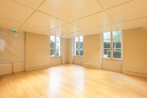 Luxury Gallery in Saint-Germain - Image 4