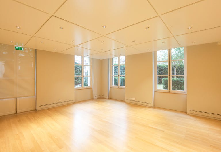 Luxury Gallery in Saint-Germain - Image 4