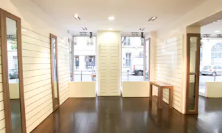 Flexible Shop in Popular Le Marais - Image 3
