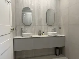 Bel appartement Haussmanien, alliant modernit� et cachet de l'ancien - Image 6