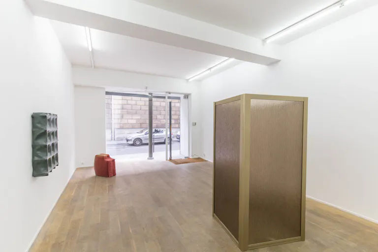 Bright Le Marais Gallery Space - Image 0