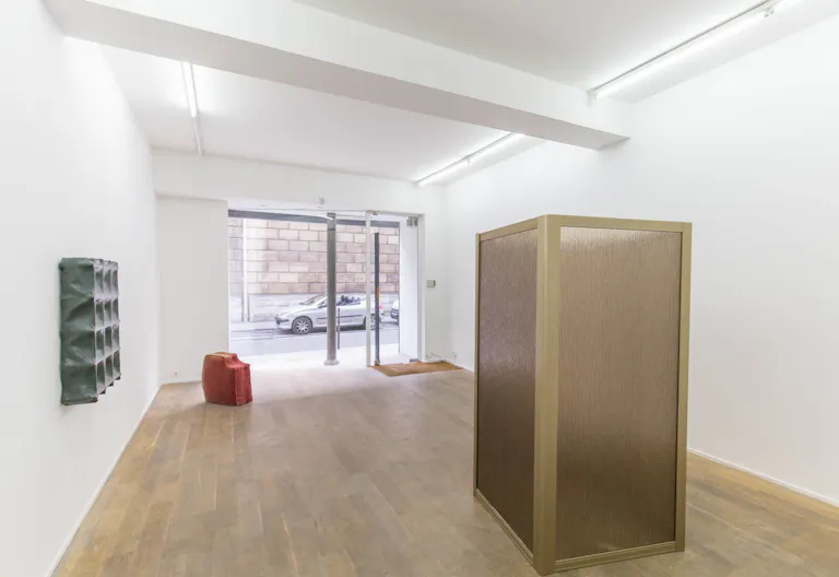 Bright Le Marais Gallery Space - Image 0