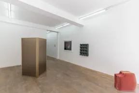 Bright Le Marais Gallery Space - Image 2