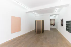 Bright Le Marais Gallery Space - Image 3