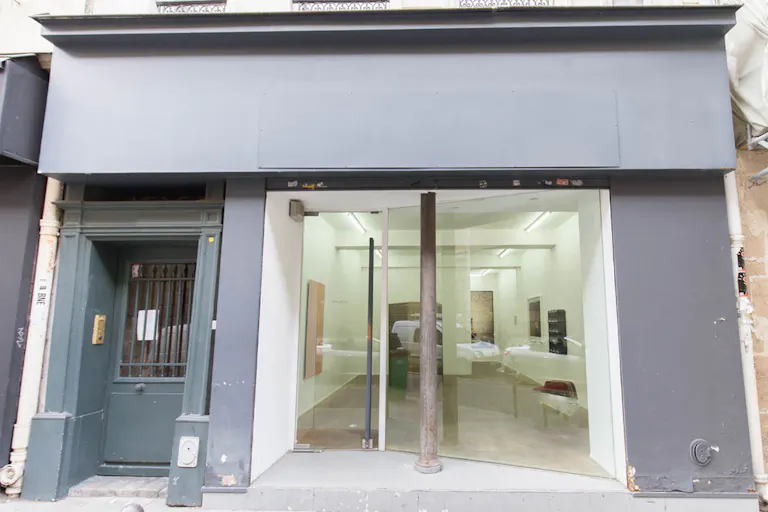 Bright Le Marais Gallery Space - Image 4
