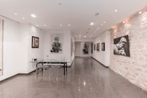 Sublime Gallery in Le Marais - Image 1