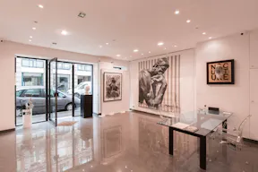 Sublime Gallery in Le Marais - Image 4