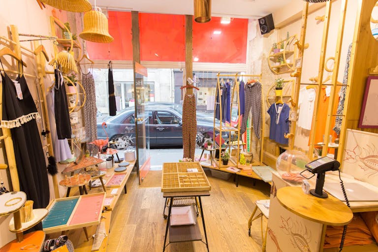 Trendy Pop-Up Shop in Le Marais - Image 0