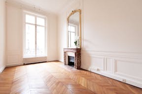 Beautiful Showroom in Opera - Image 3